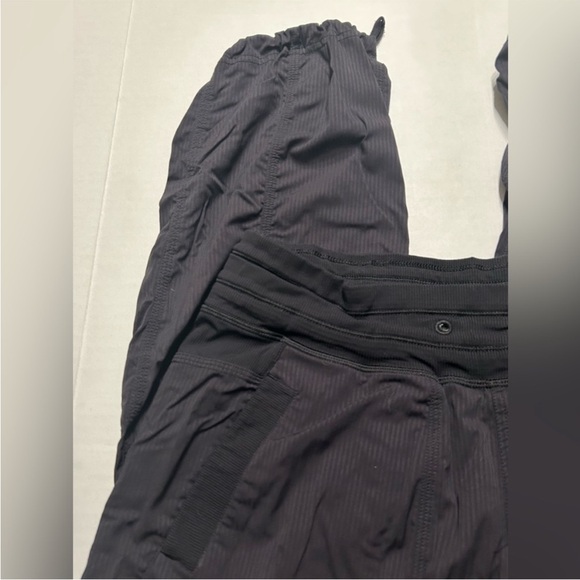 Lululemon Dance Studio Pant III full length Size 4 Black 31” *No Drawstring - Picture 2 of 7